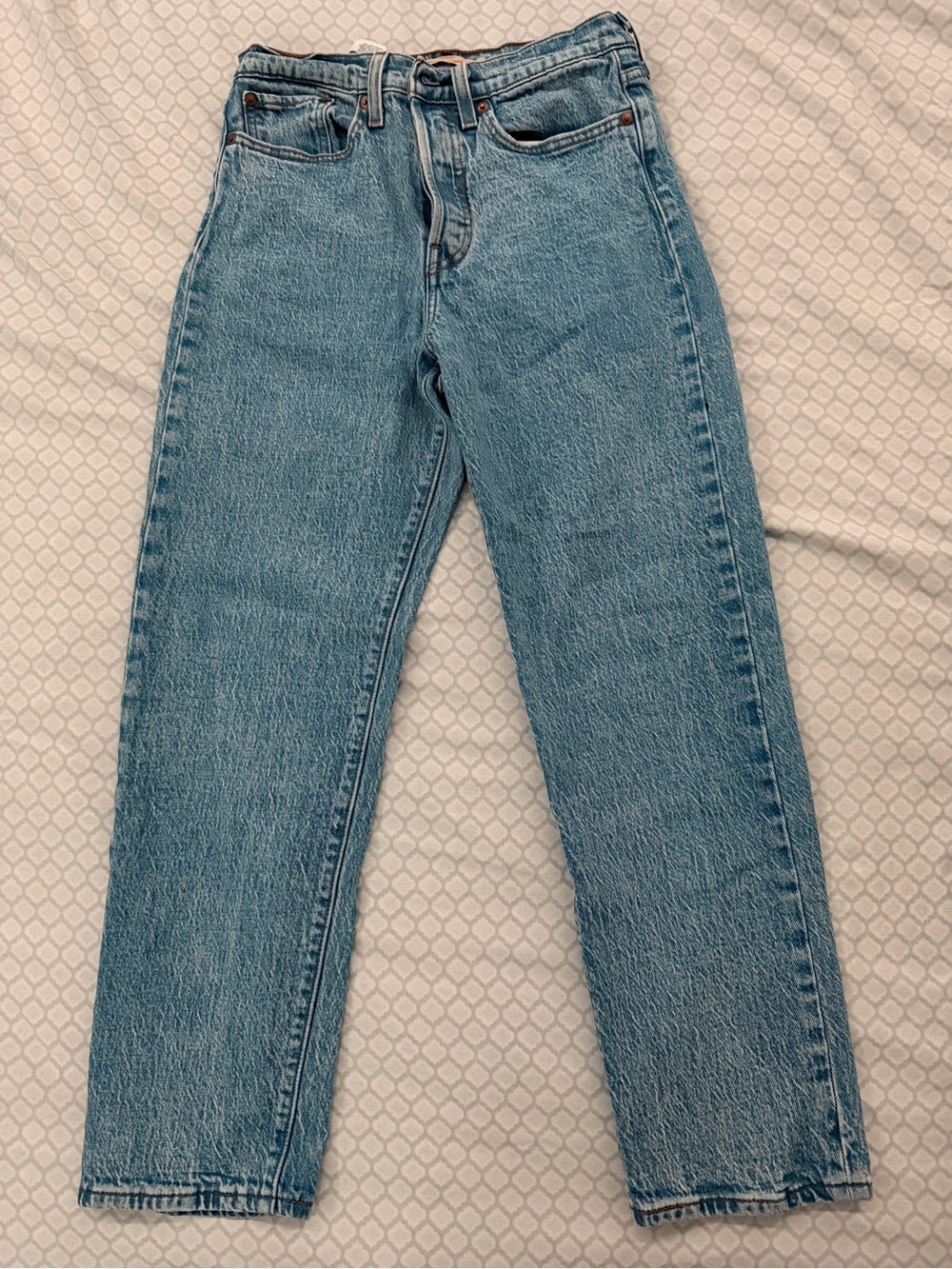 Women’s Levi’s Wedgie Straight Blue Jeans - Picture 3 of 4